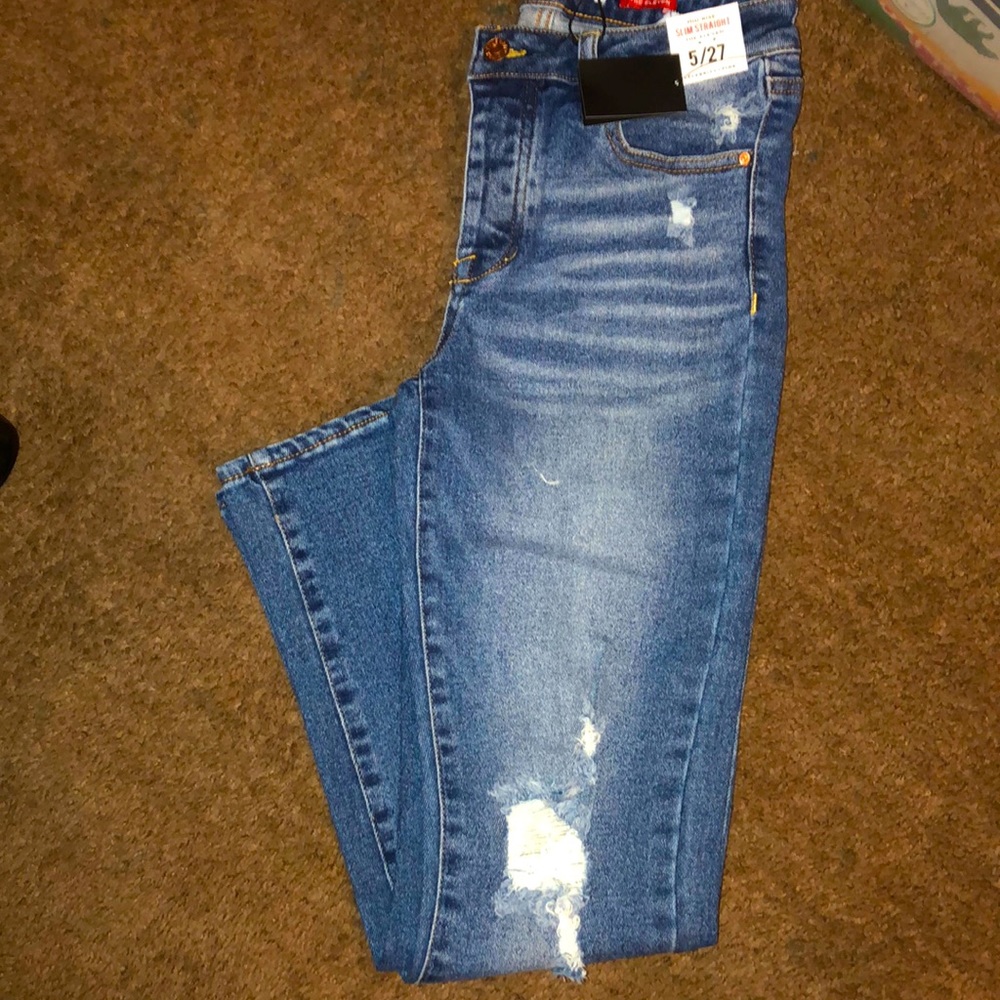 Celebrity Pink slim straight jeans smoke free home